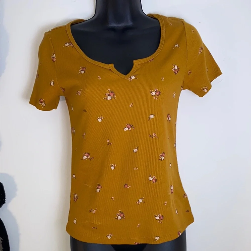 Old Navy Yellow Fitted Short Sleeve T-Shirt
